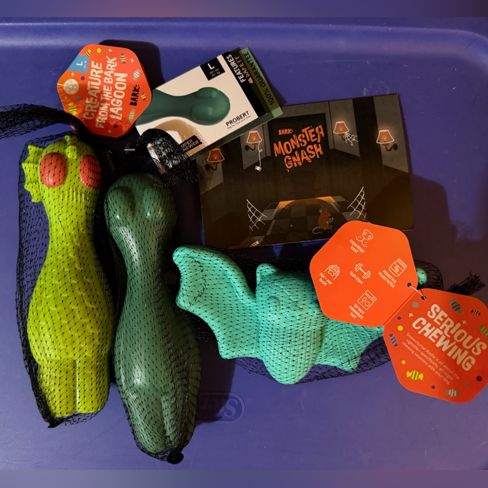 Bark Box Monster Gnash - Toy Set